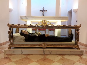 성녀 마리아 베르틸라 보스카르딘 무덤_photo from Suore Maestre di S. Dorotea Figlie dei Sacri Cuori website_in Vicenza of Italy.jpg